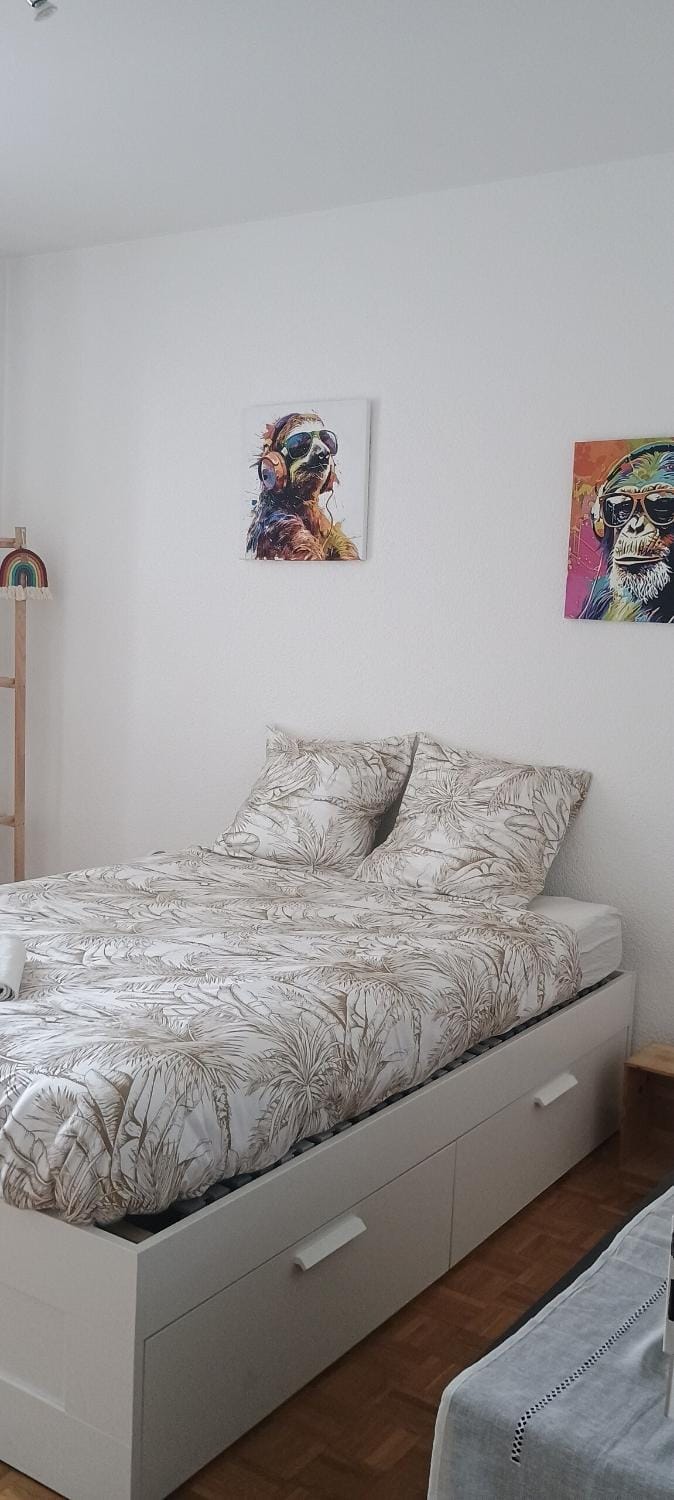 Bed, Bedroom