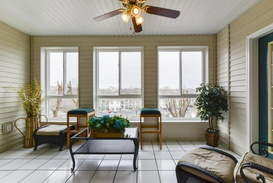 Country Getaway Condo -No Stairs Close to Strip House in Branson