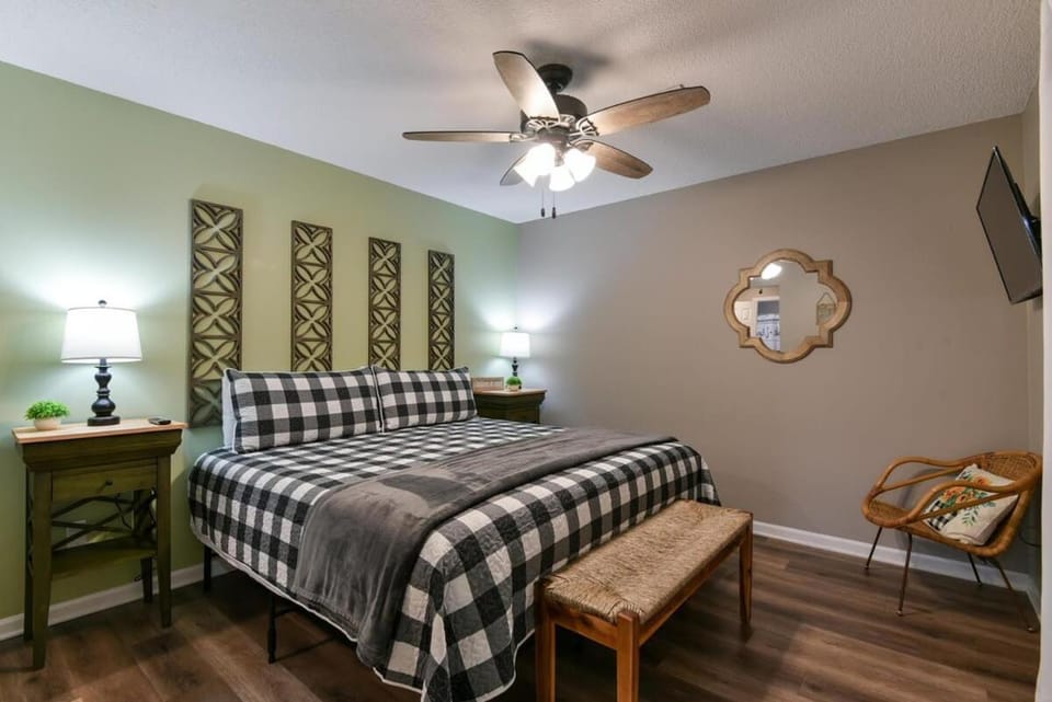 Sweet Clover - Indoor pool - Hot Tub House in Branson