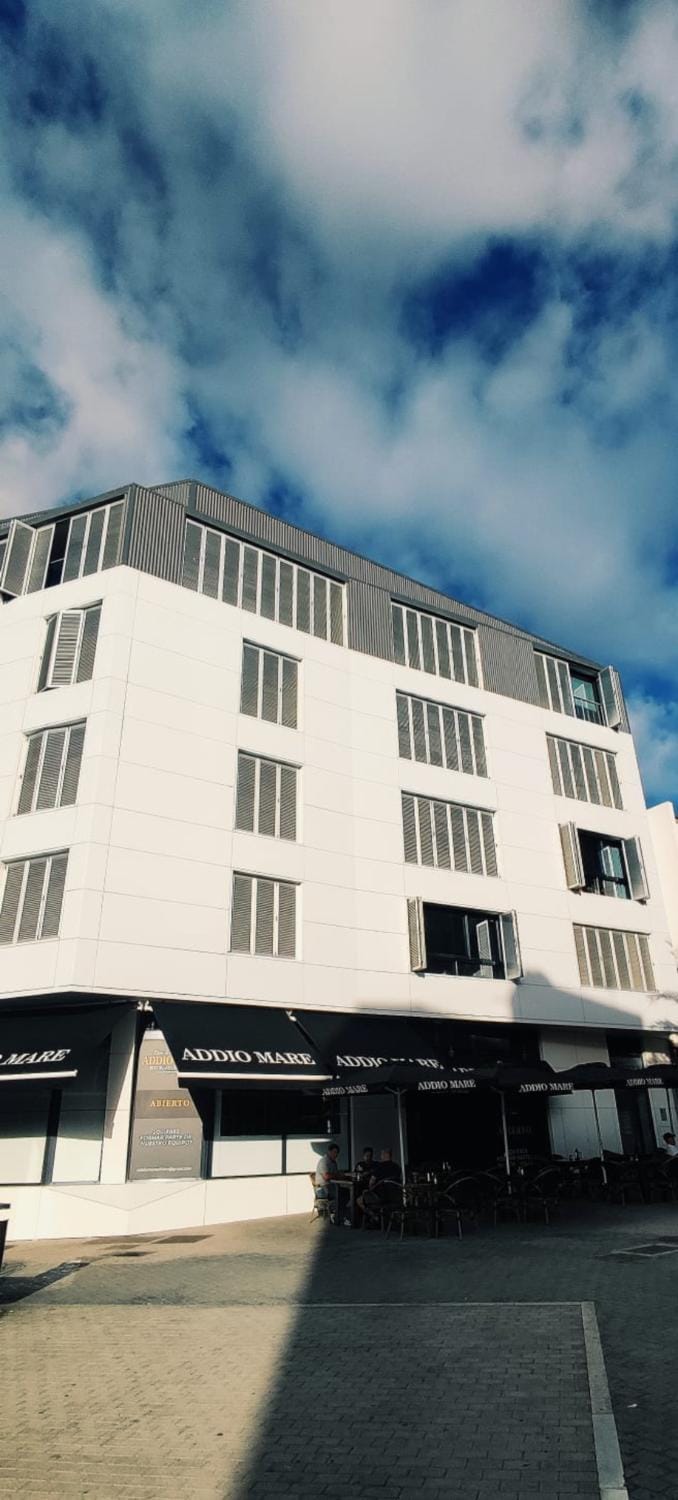 Property building, Facade/entrance, Lobby or reception, Food, Street view, Parking, hair dryier, internet, oven, toaster, washing machine, dryer, elevator