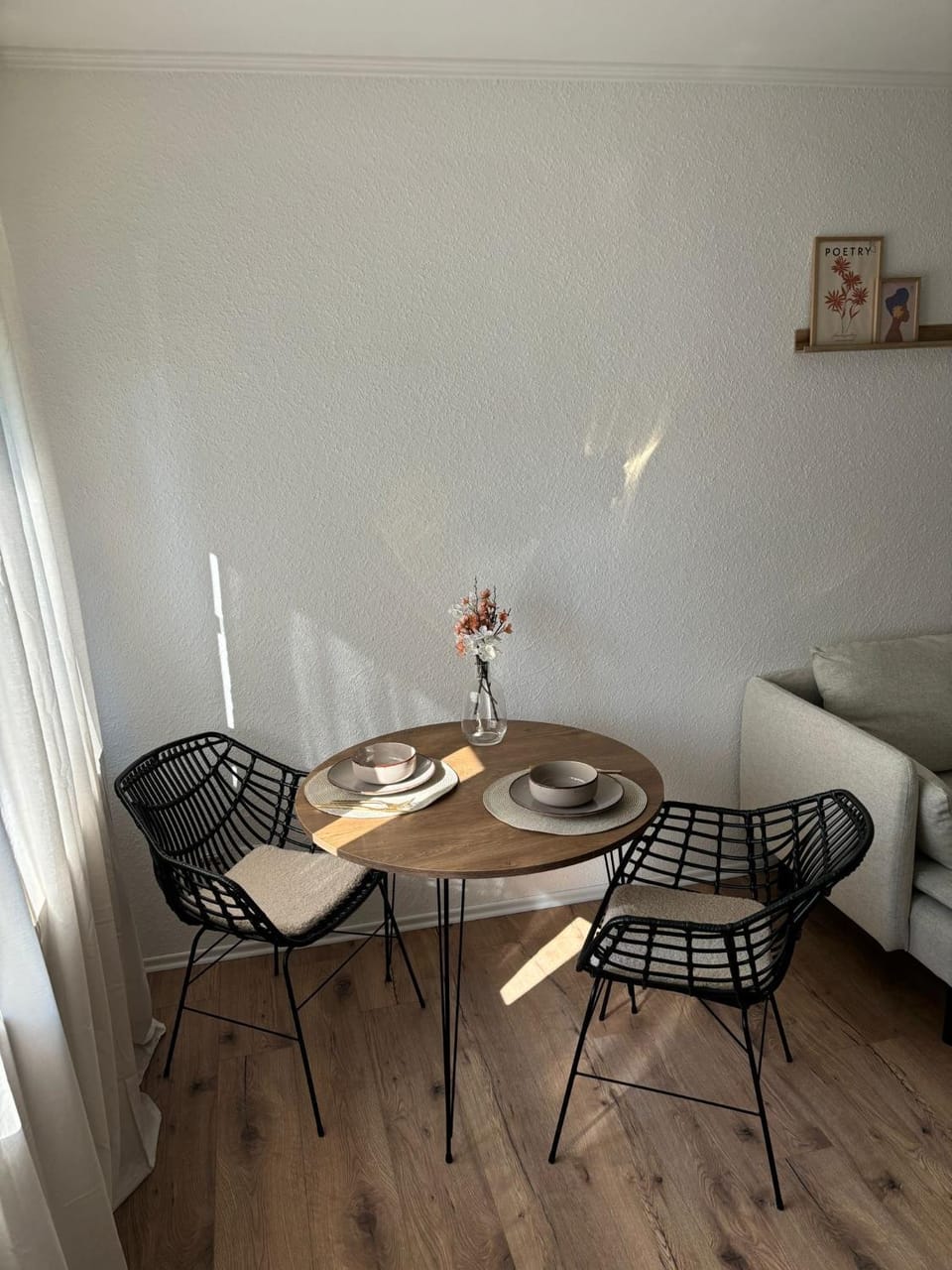 Living room, Seating area, Dining area