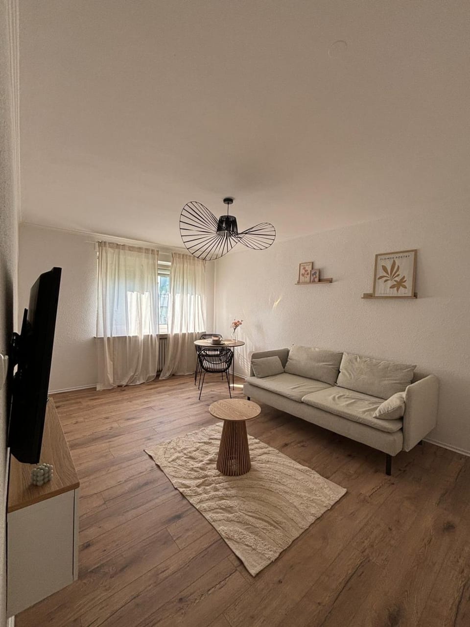TV and multimedia, Living room, Seating area