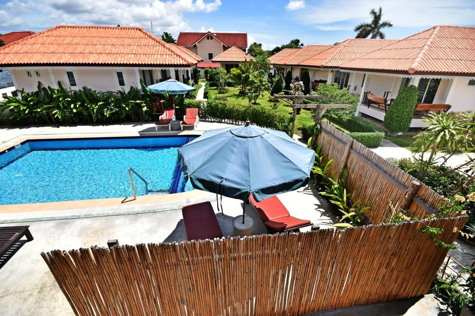 Property building, Garden view, Pool view, Swimming pool, sunbed