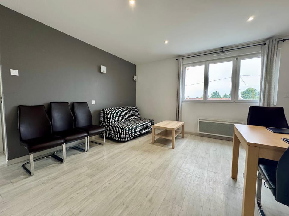 Communal lounge/ TV room, Living room, Seating area
