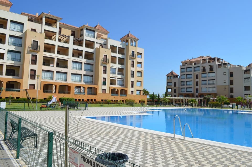 Property building, Swimming pool