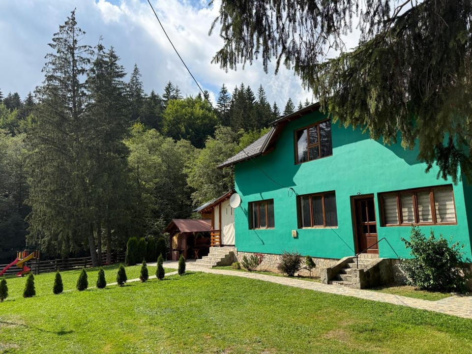 La Canton Cheia House in Prahova, Romania