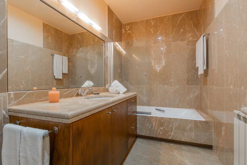 Bathroom, Bath, bidet