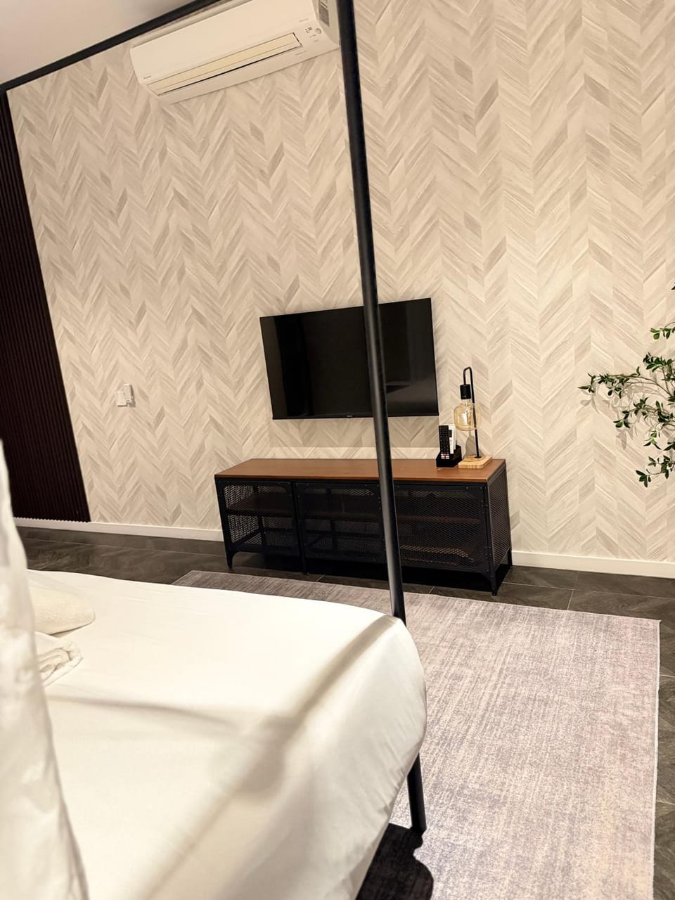 TV and multimedia, Living room, hair dresser