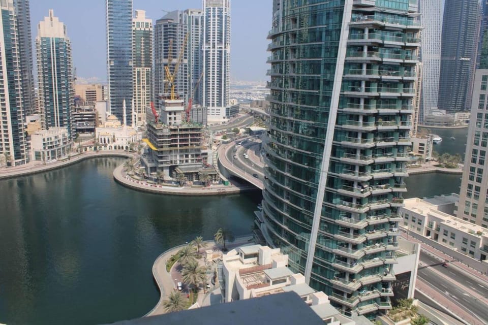 Marina View Spacious 2 BHK Apartment in Dubai