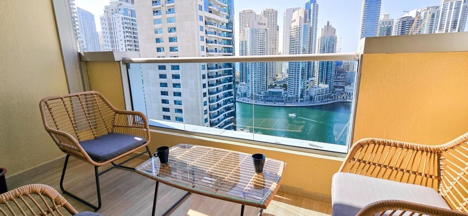 View (from property/room), Balcony/Terrace, City view