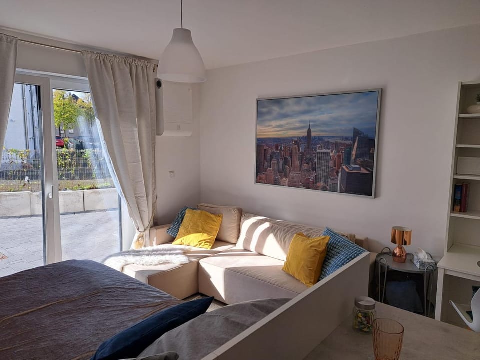 Bed, Living room, Photo of the whole room, Seating area, Bedroom