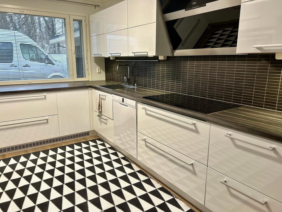 Kitchen or kitchenette, dishwasher