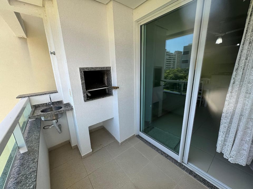 Cód 60 - Apartamento á 250 m do mar Apartment in Florianopolis