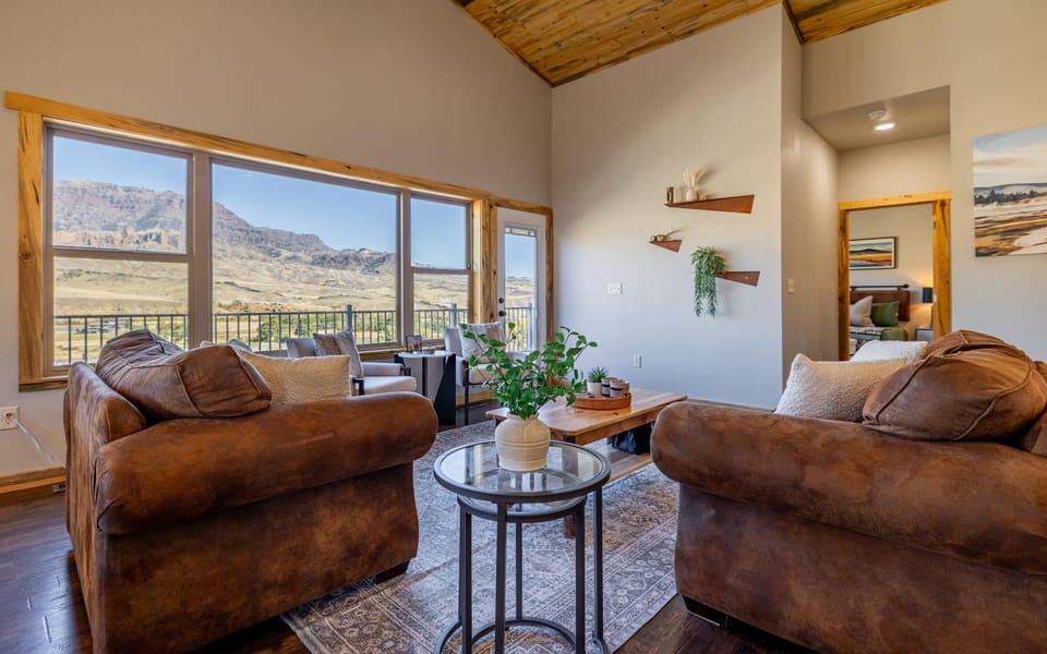 Natural landscape, Living room, Mountain view