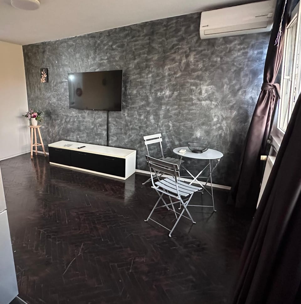 Green Studio Grigorescu Apartment in Bucharest