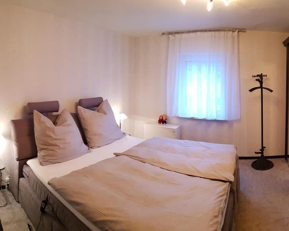 Bedroom, air conditioner