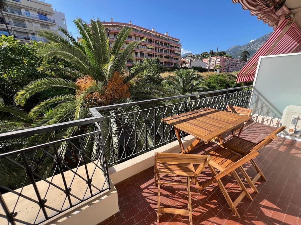 Balcony/Terrace, Garden view