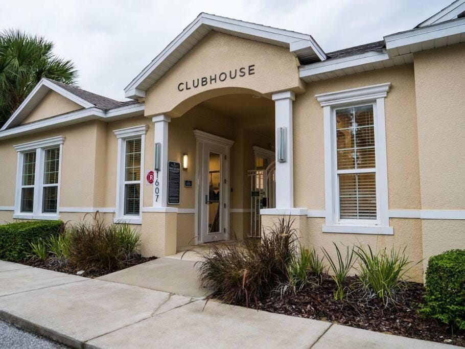 Clermont Family Townhouse Pool & Arcade near Disney House in Four Corners