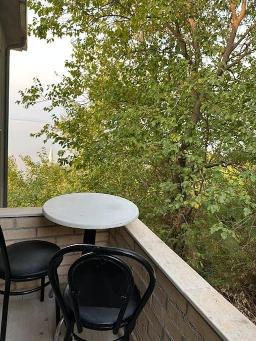 View (from property/room), Balcony/Terrace