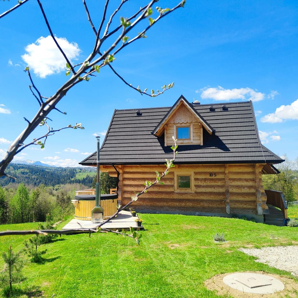 Niedźwiedzia Chatka House in Lesser Poland Voivodeship