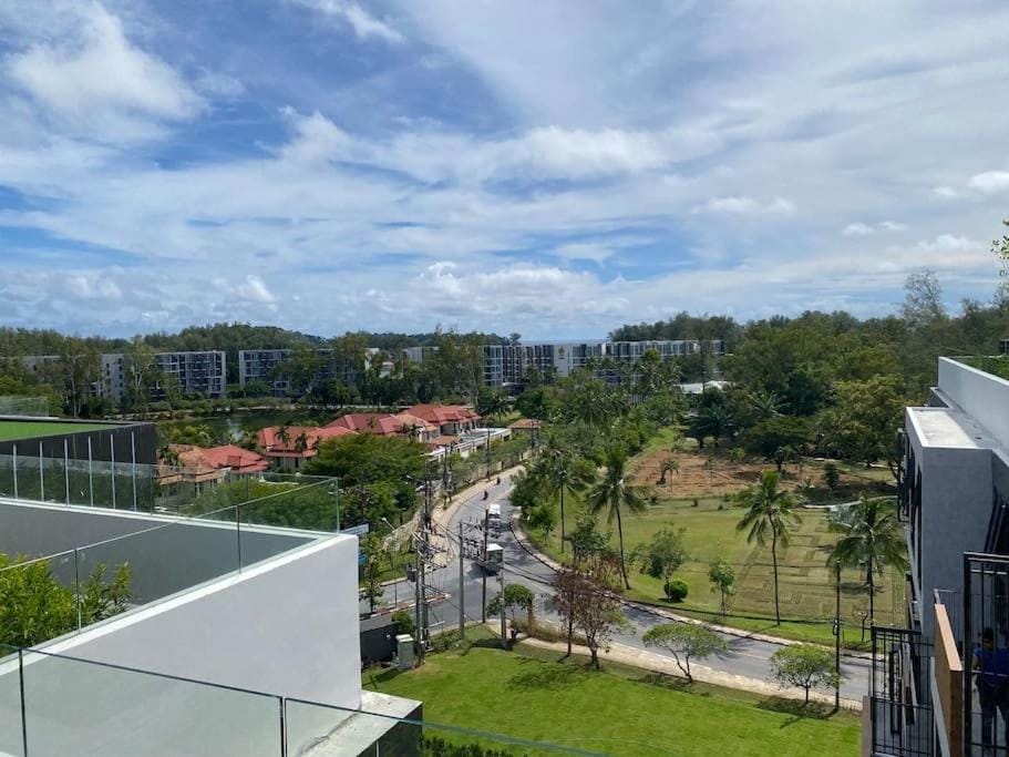 Neighbourhood, Natural landscape, City view