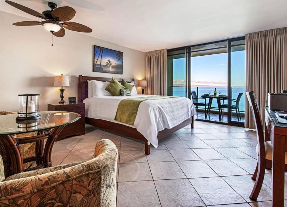 Bed, Balcony/Terrace, Seating area, Sea view