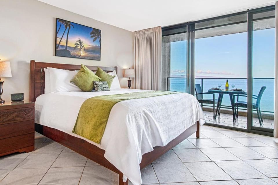 View (from property/room), Balcony/Terrace, Bedroom, Sea view