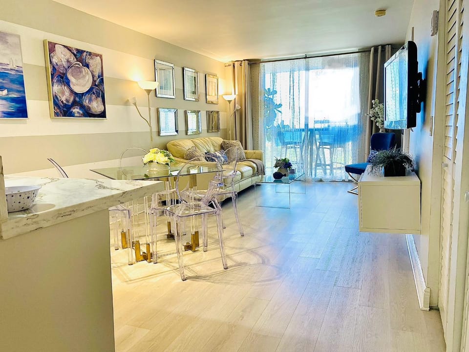 OCEAN VIEW 1BR 2BA BEACH CONDO Parking Apartment in Miami Beach