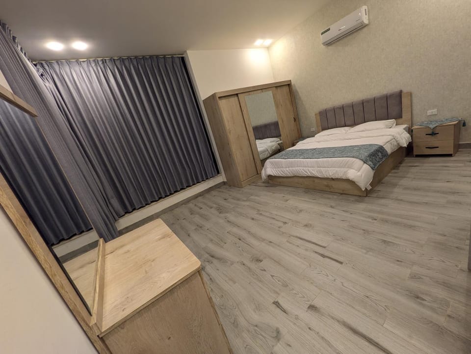 Bed, Photo of the whole room, Bedroom, air conditioner