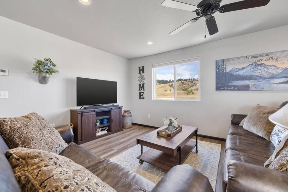 TV and multimedia, Living room, Seating area