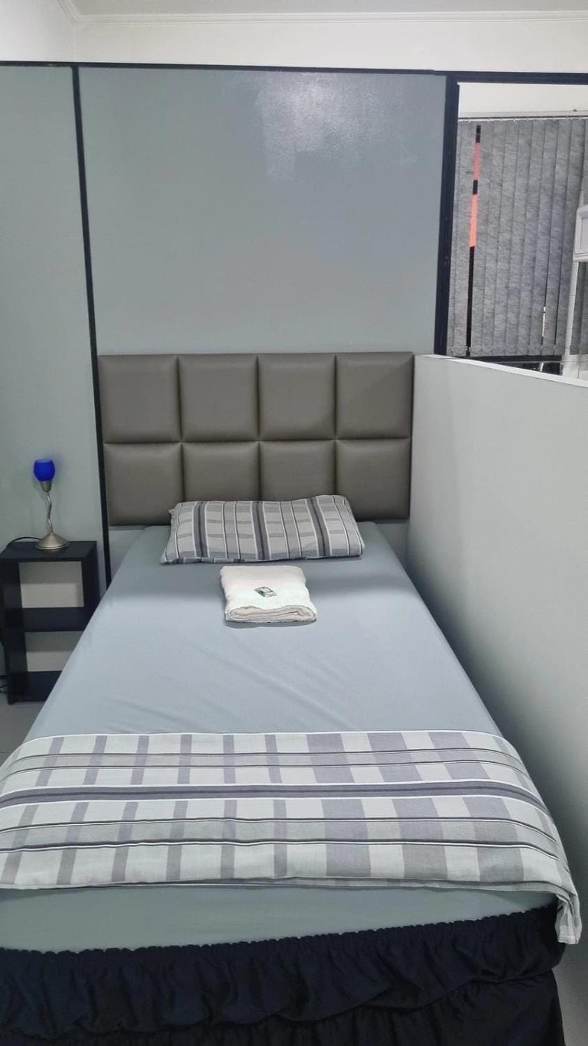 Bedroom, towels