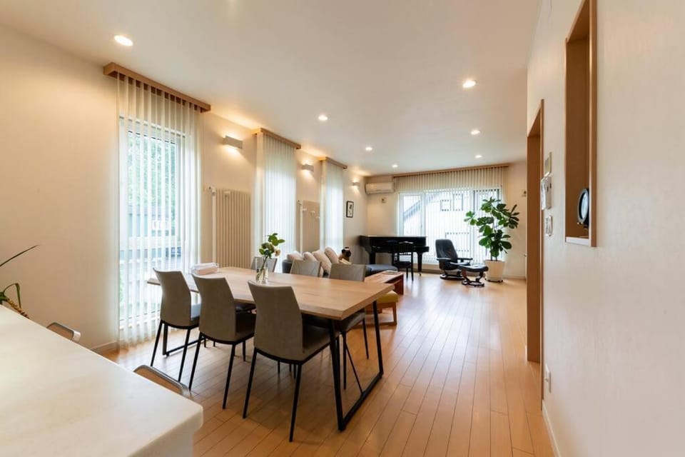 Living room, Dining area