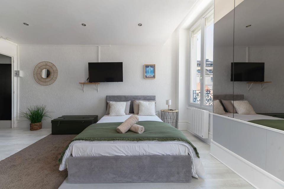 Bed, TV and multimedia