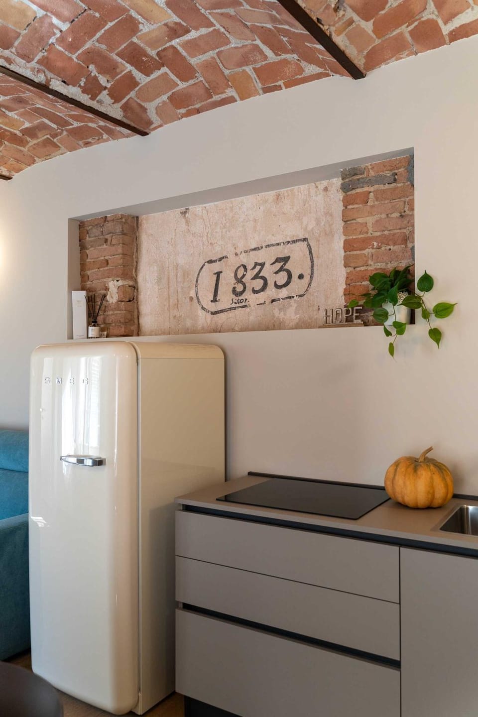 Kitchen or kitchenette, oven