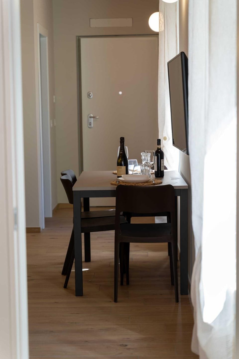 TV and multimedia, Dining area
