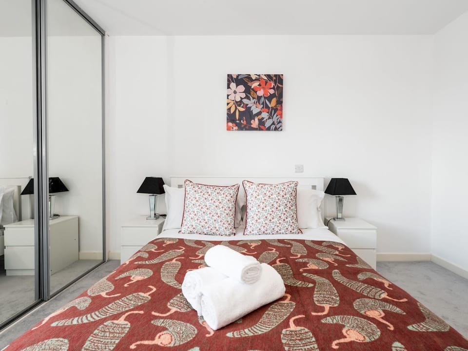 Bed, Photo of the whole room, Bedroom, towels, wardrobe