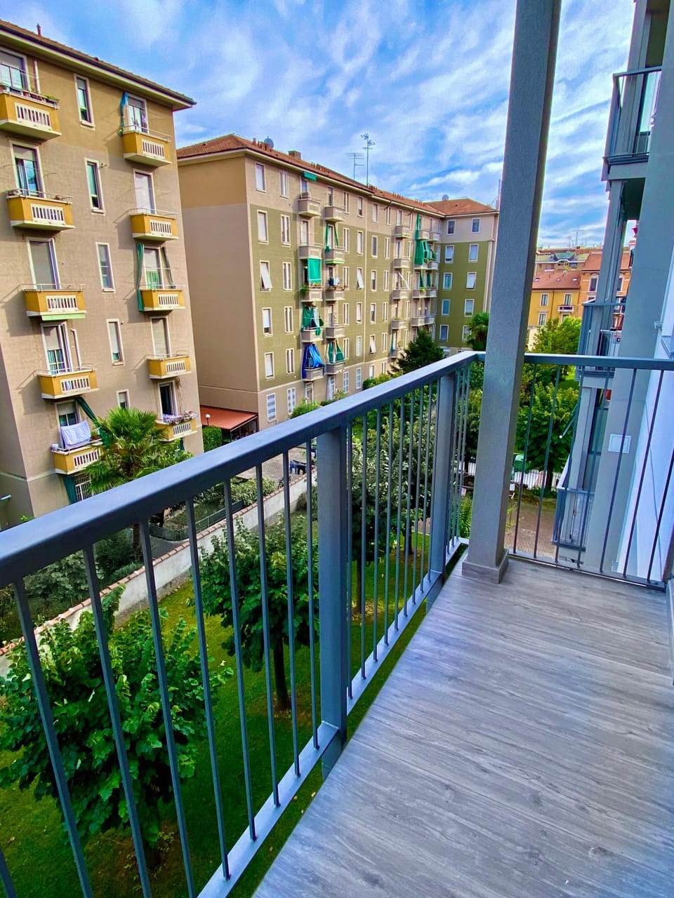 View (from property/room), Balcony/Terrace, Balcony/Terrace, Bedroom, Inner courtyard view