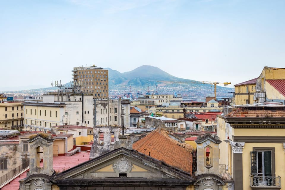 Property building, Nearby landmark, Day, Neighbourhood, Bird's eye view, City view, Mountain view, Street view, Location