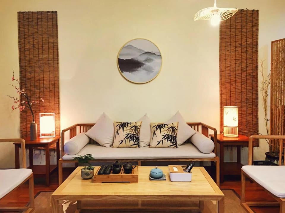 Living room, Seating area