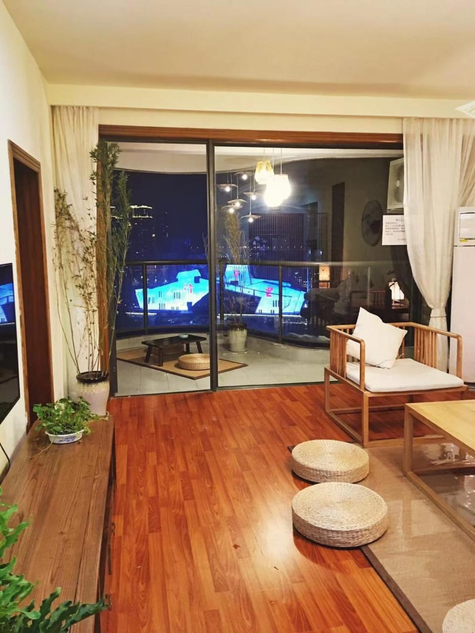 TV and multimedia, Dining area