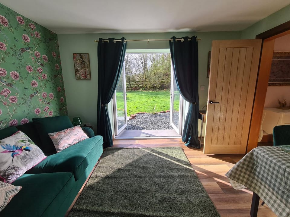 The Stables, 4 One bed self contained apartments in the same building, for friends and families who want the best of both worlds- a place to make memories together and private space to retreat! One well behaved medium dog welcome, 3 miles from Ennerdale! House in Copeland District