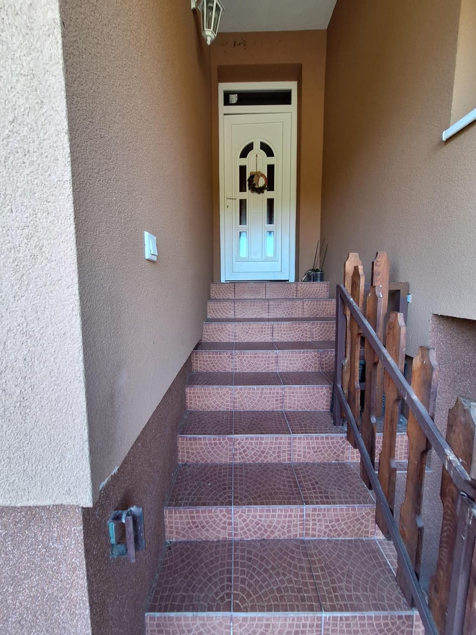 Facade/entrance