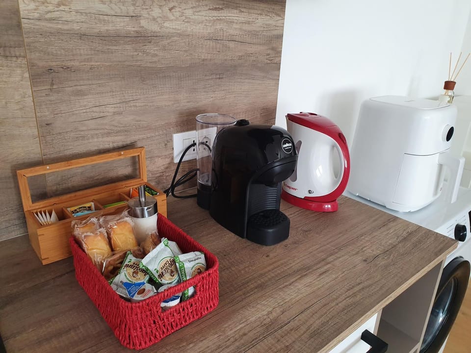 Coffee/tea facilities, Kitchen or kitchenette