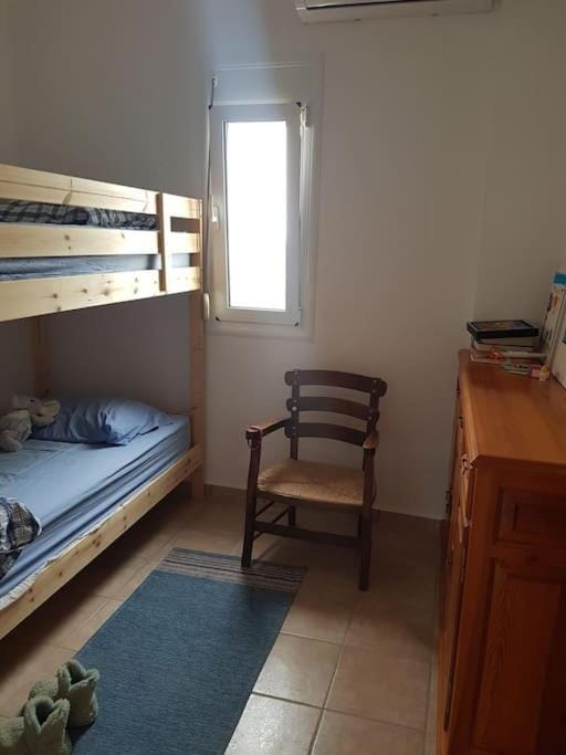 Bedroom, bunk bed