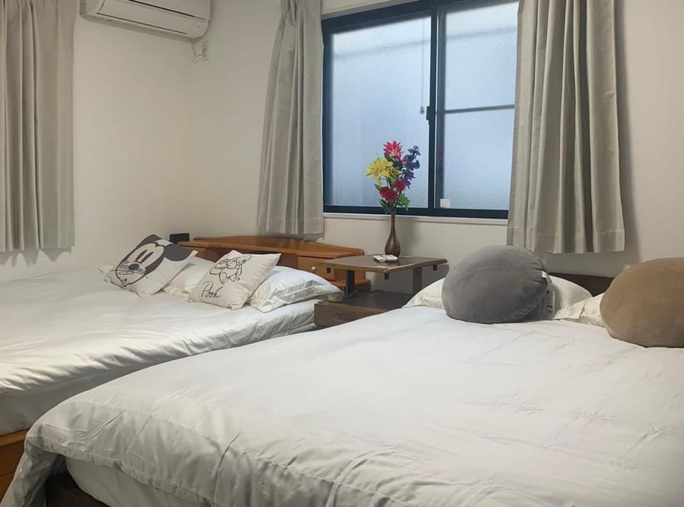 Bed, Photo of the whole room, Bedroom, air conditioner