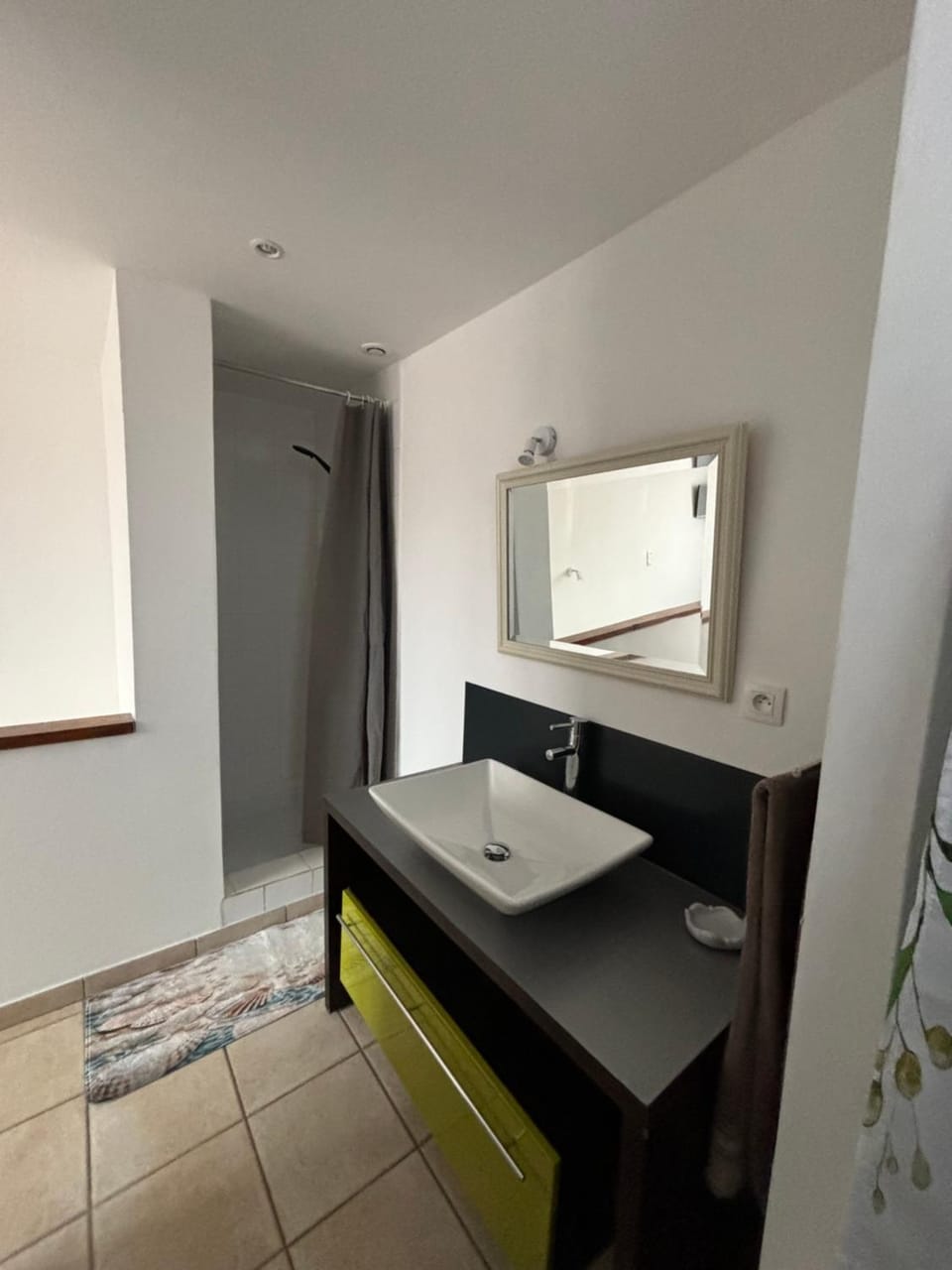 Bathroom, towels