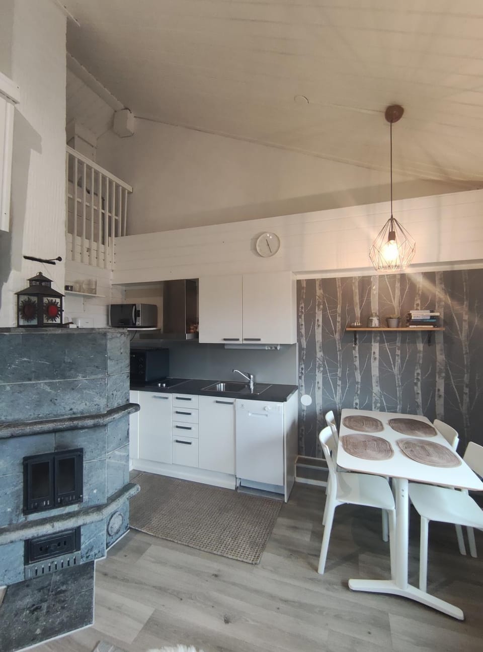 Söpö mökki Himoksella palveluiden vieressä Chalet in Finland