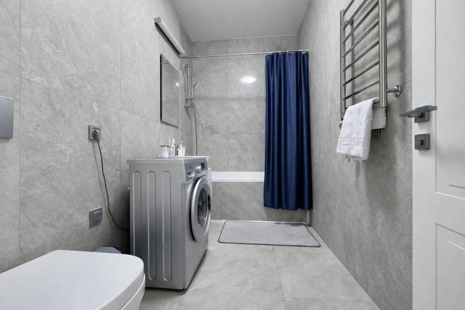 Shower, Toilet, Bathroom, Bath, towels, washing machine
