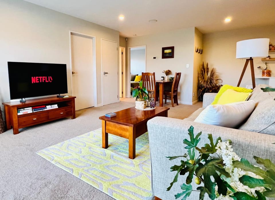 Communal lounge/ TV room, TV and multimedia, Living room