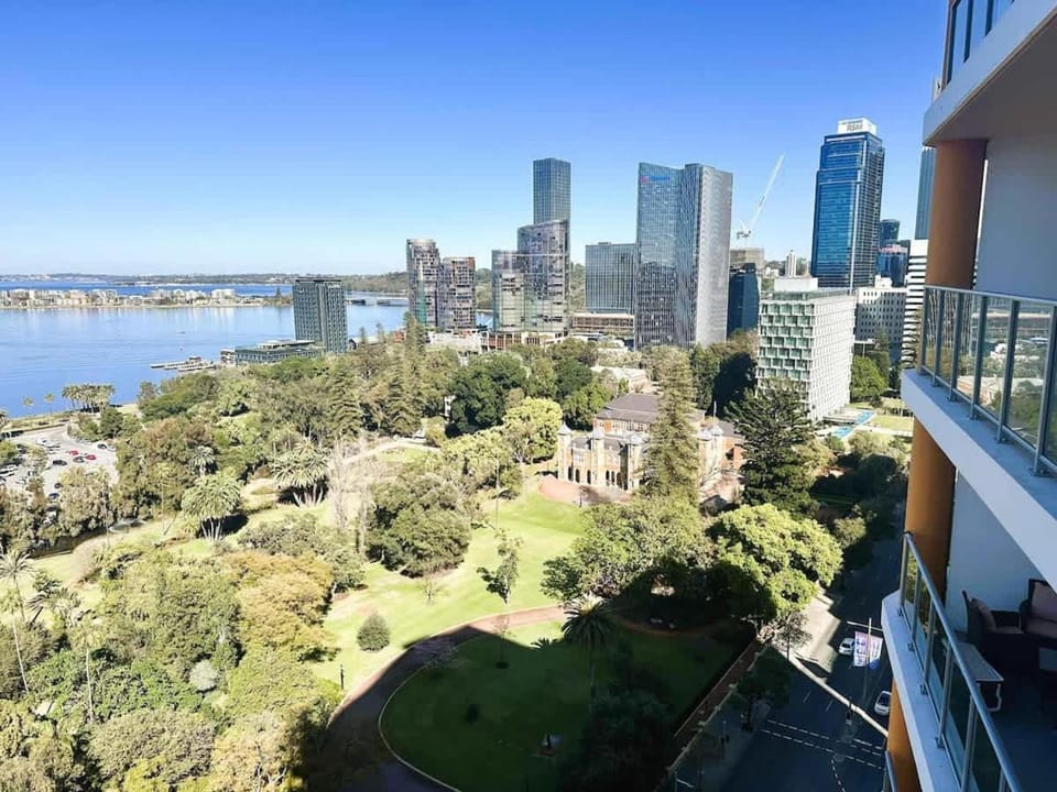 114 Panoramic River Views 2BR High Floor & Parking Apartment in Perth